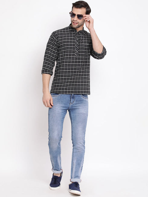 Vastramay Men's Black Cotton Blend Short Kurta